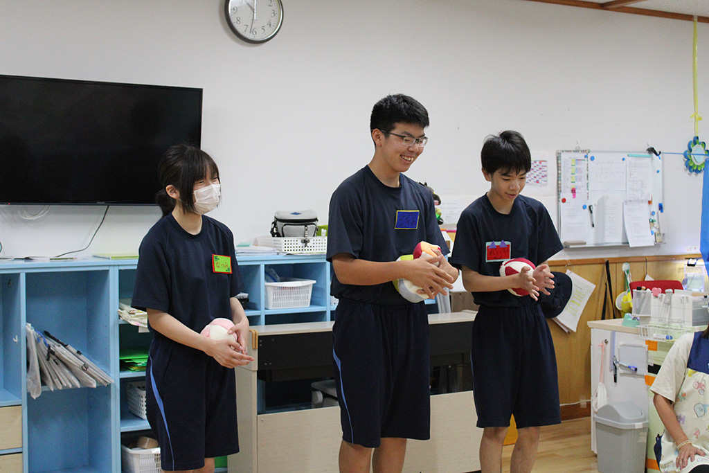 中学生が遊びに来てくれました
